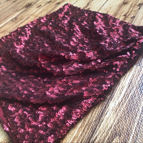 🥳👀Chelsea & Violet Red/burgundy sequins skirt - Picture 3 of 6